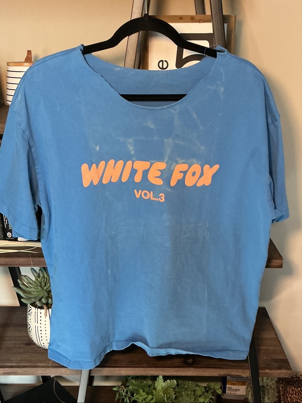 White Fox Boutique Blue Graphic Tee with Peach Print